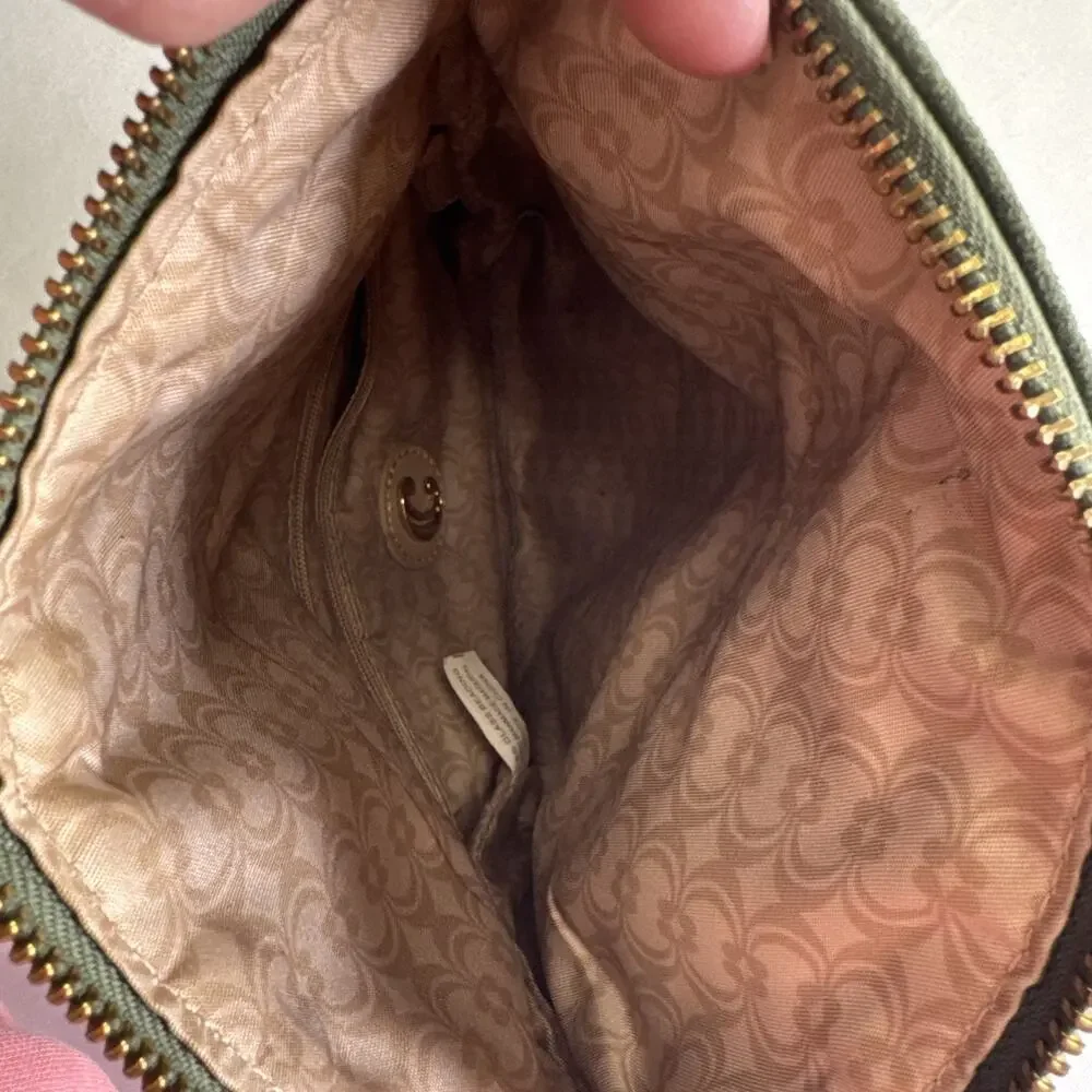 CHARMING CHARLIE Green Suede Crossbody Bag w/ Glass Bead Leaf Detail Gold Chain